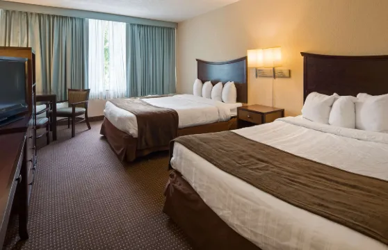 奧爾巴尼機場酒店