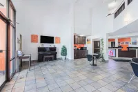 Motel 6 Lawrence, KS