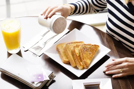 Hyatt Place Flushing/LGA Airport Отели рядом с достопримечательностью «Free Synagogue of Flushing»