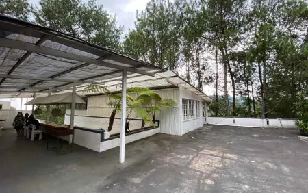 The Peak Home Отели рядом с достопримечательностью «Taman Kupu-Kupu Cihanjuang»