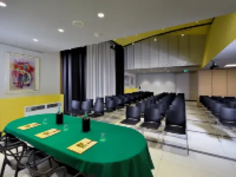 호텔 칼튼 페라라 호텔