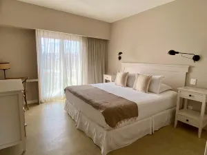 Serena Hotel - Punta del Este - Unico Sobre la Playa