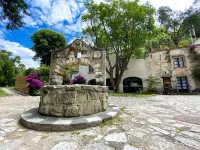 Molino de Los Reyes Hotels near Salem Casa de Paz