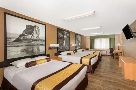 Super 8 by Wyndham Baker City