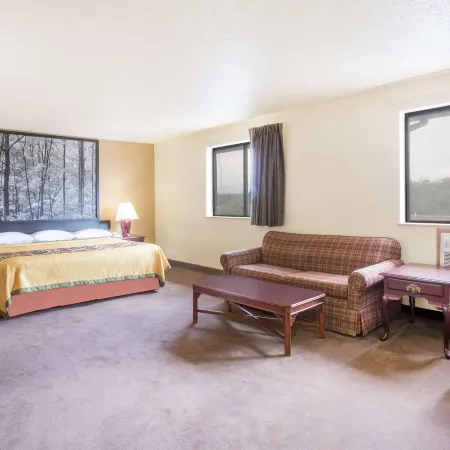 Super 8 by Wyndham Lexington VA