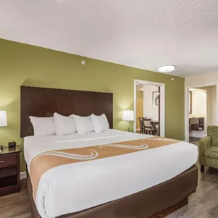 Quality Inn & Suites Quincy - Downtown