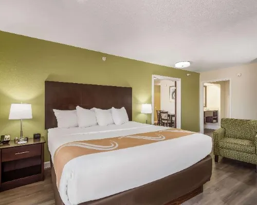 Quality Inn & Suites Quincy - Downtown Hotels in Quincy