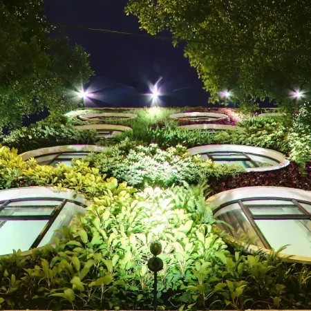 Flora by Crossroads Hotel Отели рядом с достопримечательностью «Станция метро Dang Wangi»