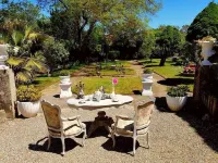 La Villa des Remparts Hotels in Cazaubon