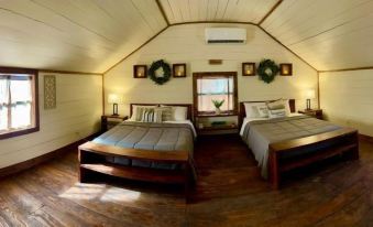 Tiny Home Vacations Resort - Housity