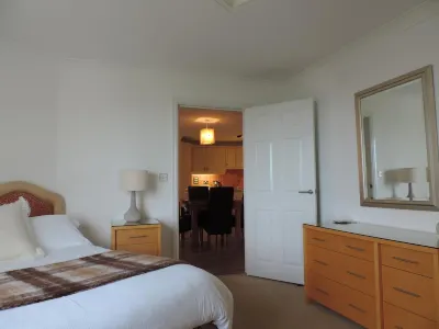 Sea Breeze Apartment Hotels near Carloggas Downs