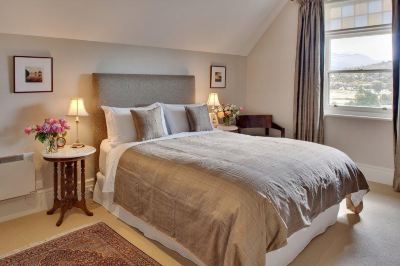 Deluxe Queen Room with River Views - Derwent