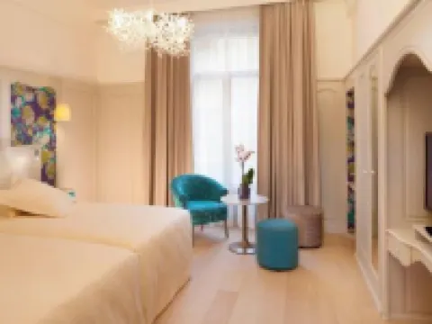 Hôtel & Spa Oceania l'Univers Tours トゥールのホテル