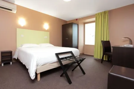 Hôtel & Restaurant - le Manoir des Cèdres - Piscine chauffée et Climatisation