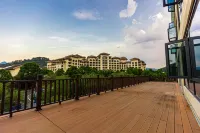 Yichun Huge Hot Spring Holiday Villa - Bergblick