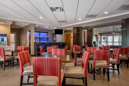 Comfort Inn Отели рядом с достопримечательностью «Парк штата Огайопайл»