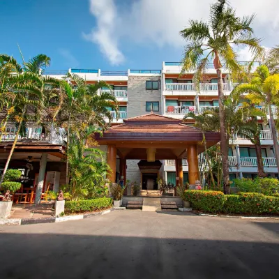 Honey Resort Отели рядом с достопримечательностью «Патак-Роуд - Ката-Бич»