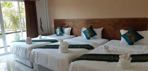 Hadthong Resort Hotels in Sathing Phra