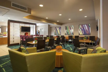 SpringHill Suites Phoenix Glendale/Peoria Отели рядом с достопримечательностью «Университет Аризона Крисчен»