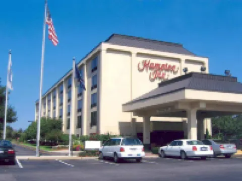 Hampton Inn Long Island/Commack Hotels in Commack