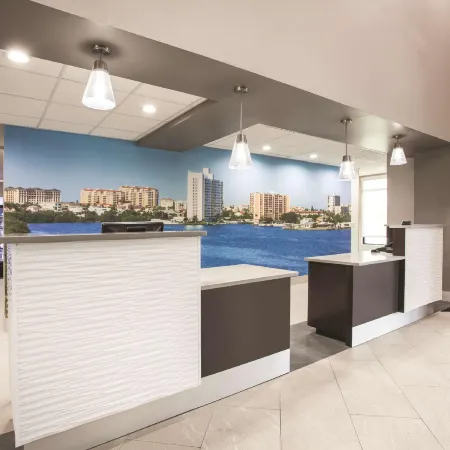 Comfort Inn & Suites Clearwater South