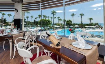 Iz Flower Side Beach Hotel
