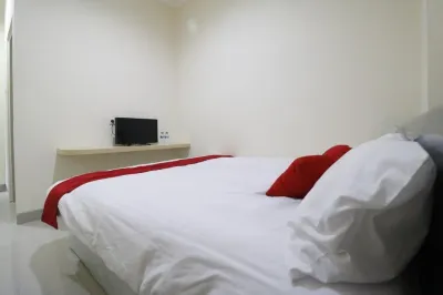RedDoorz Plus Near Mall Ciputra Jakarta