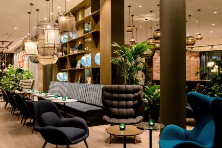 Motel One Bonn-Hauptbahnhof Отели рядом с достопримечательностью «Музей арифметики»