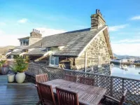 The Captain's Penthouse Hotel di Porthmadog