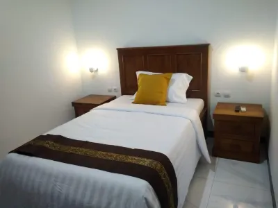 House of Muria Syariah Pekalongan Manage by Save Hotel dekat Seni Batik BN Nafilla
