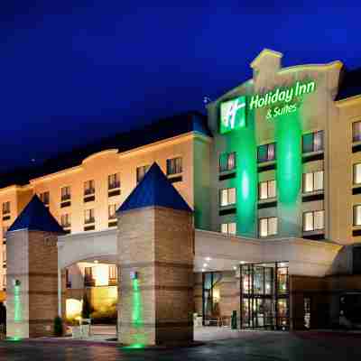 Holiday Inn & Suites Council Bluffs-I-29 Hotel Exterior