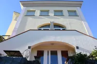 Villa Nina - Airport Shuttle