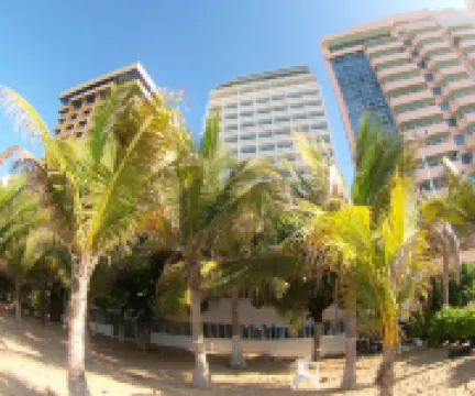 Bnow Hotels Acapulco のホテル