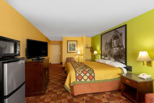 Super 8 by Wyndham Lake of the Ozarks