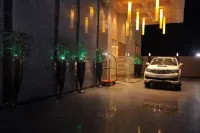 Best Western Vrindavan - parking