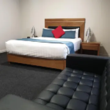 Ramada by Wyndham Hamilton City Center