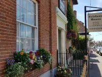 Fairlawn House Hotels in Amesbury