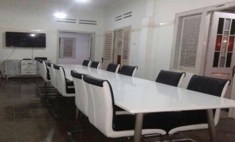 Hotel Noni Syariah - Housity
