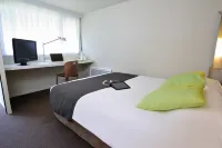 Campanile Lorient - Lanester Hotel dekat Parc des Expositions