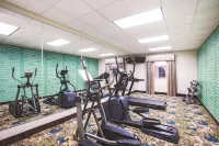 La Quinta Inn & Suites by Wyndham Stonington-Mystic Area - Gym