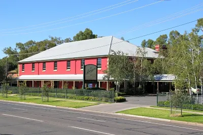 The Lawson Riverside Suites Hotels in Wagga Wagga