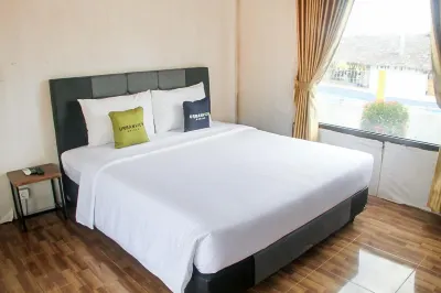 Urbanview Hotel Belitung Lodge Resto & Club House by RedDoorz Hotels near Pantai Laskar Pelangi