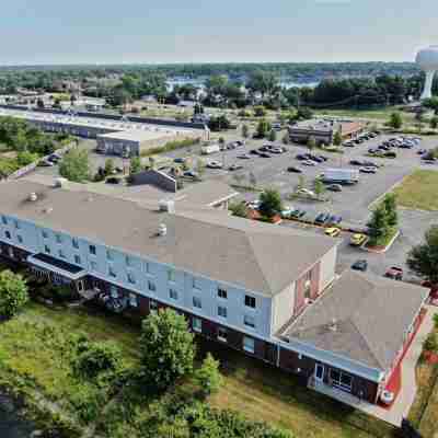 Holiday Inn Express & Suites Lake Zurich-Barrington Hotel Exterior