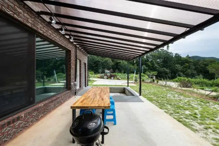 Goesan the Jean Pension Отели рядом с достопримечательностью «Shinpoong Hanji Maeul»