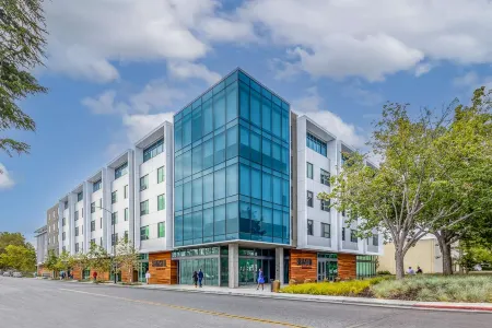 Shashi Hotel Mountain View Palo Alto Отели рядом с достопримечательностью «Гуглплекс»