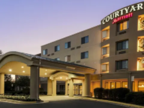 คอร์ทยาร์ดบายแมริออท โปโตแมกมิลส์ วูดบริดจ์ โรงแรมในวูดบริดจ์