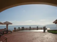 Agm Beachfront Resort & Resto Hôtels à : Pilar