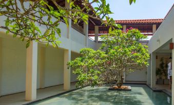 Mermaid Hotel & Club