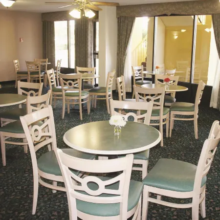 Super 8 by Wyndham Savannah