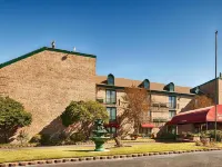 Royal Inn & Suites Hotels near Independence Park